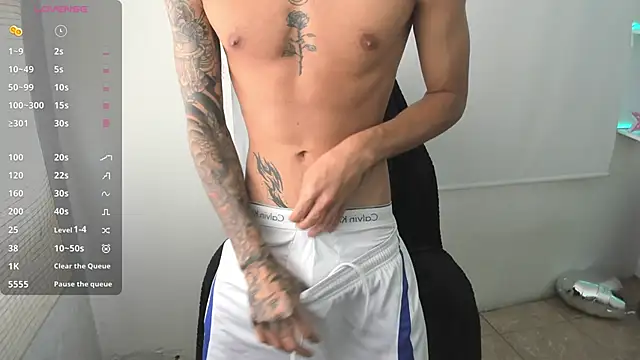 Snapshot of Damon__333 chatting on February 2025 08:03:02 PM Damon 333 online show from February 2025 08:03:02 PM