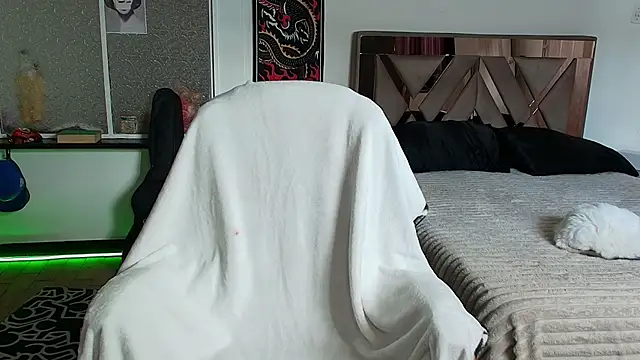 Snapshot of Damon__333 chatting on September 2025 07:03:02 PM Damon 333 online show from September 2025 07:03:02 PM