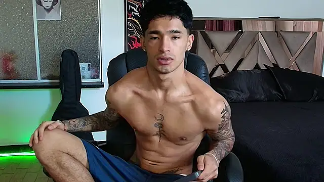 Snapshot of Damon__333 chatting on October 2025 05:42:01 PM Damon 333 online show from October 2025 05:42:01 PM