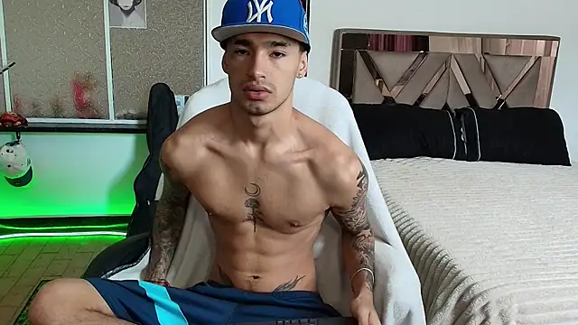 Snapshot of Damon__333 chatting on October 2025 05:48:02 PM Damon 333 online show from October 2025 05:48:02 PM