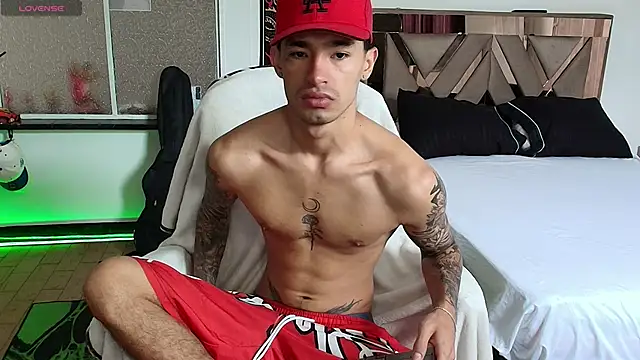 Snapshot of Damon__333 chatting on October 2025 04:41:02 PM Damon 333 online show from October 2025 04:41:02 PM