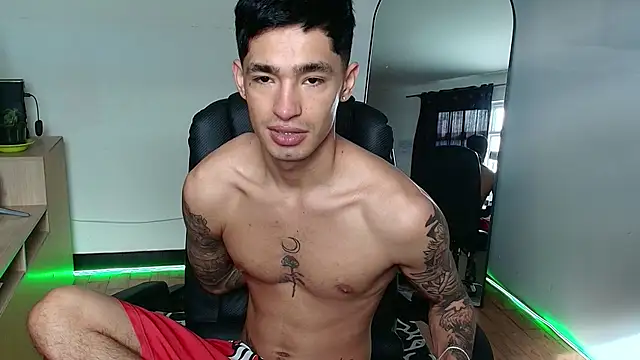 Snapshot of Damon__333 chatting on November 2025 08:21:02 PM Damon 333 online show from November 2025 08:21:02 PM