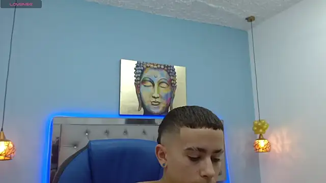 Snapshot of Xavii18 chatting on February 2025 04:24:02 PM Xavii18 online show from February 2025 04:24:02 PM