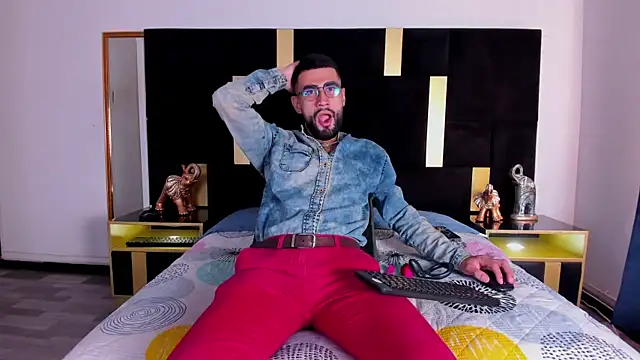 Snapshot of Ethan__Walker chatting on February 2025 07:31:02 PM Ethan Walker online show from February 2025 07:31:02 PM