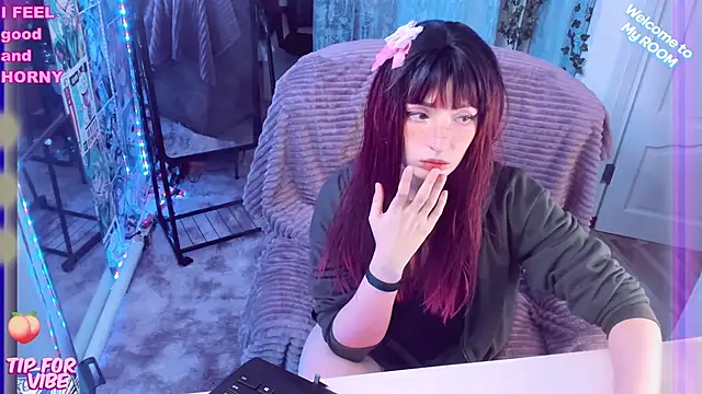 Toxic Ellies online show from February 2025 02:22:02 PM