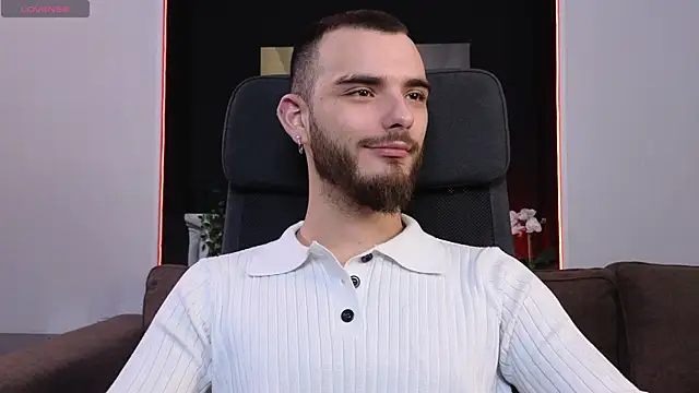 Snapshot of xteddy_bear chatting on January 2025 02:23:02 PM xteddy bear online show from January 2025 02:23:02 PM