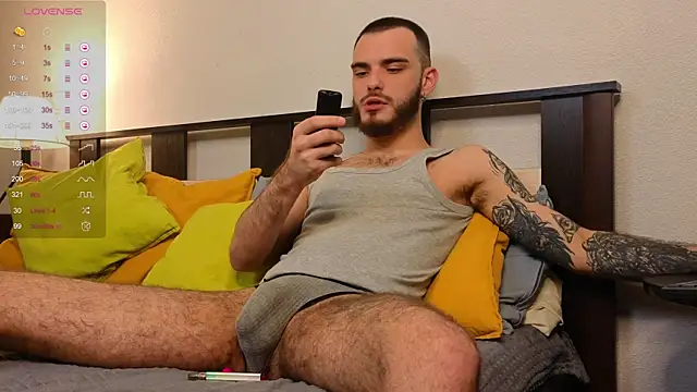 Snapshot of xteddy_bear chatting on February 2025 08:09:01 PM xteddy bear online show from February 2025 08:09:01 PM