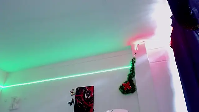 Snapshot of Rousrossell_4 chatting on December 2024 07:32:02 PM Rousrossell 4 online show from December 2024 07:32:02 PM