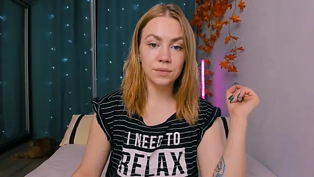 InsatiableFoxX online show from September 2025 07:25:02 PM