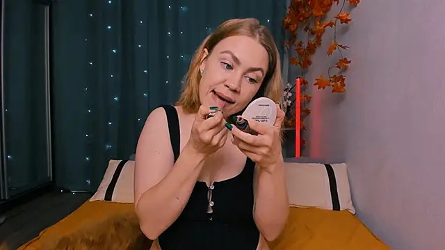 InsatiableFoxX online show from September 2025 10:36:01 PM