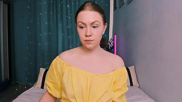 InsatiableFoxX online show from May 2026 02:33:01 PM
