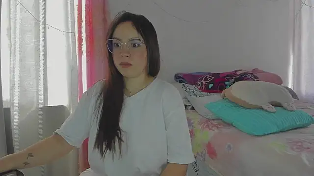 HARLEYNAPIER online show from June 2026 07:24:01 PM