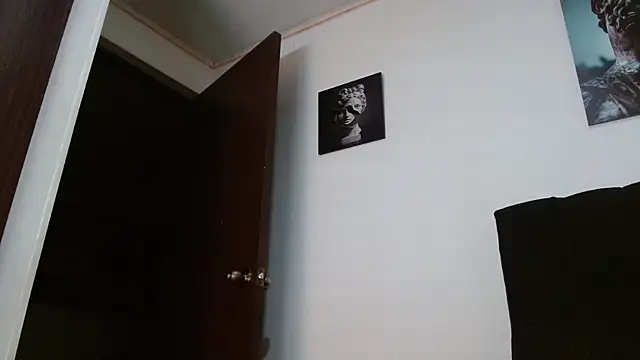 Snapshot of Hendry_ chatting on March 2025 03:02:02 AM Hendry online show from March 2025 03:02:02 AM