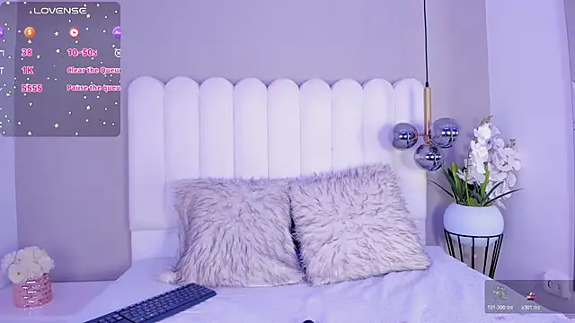 atenea roberts online show from October 2025 07:56:02 PM