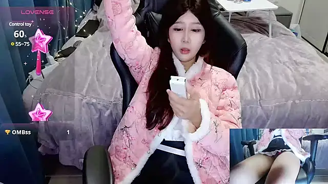 Angelababy001 online show from December 2024 02:33:01 PM