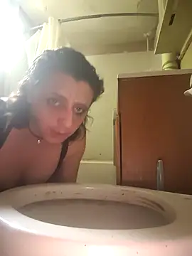 Snapshot of UniqueKorn86 chatting on April 2026 06:25:01 PM UniqueKorn86 online show from April 2026 06:25:01 PM