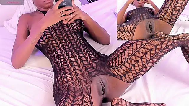 AgathaFoxy online show from February 2025 04:37:02 AM