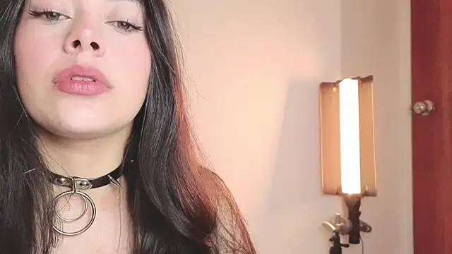 Snapshot of Soffimoon_ chatting on February 2025 06:43:02 AM Soffimoon online show from February 2025 06:43:02 AM