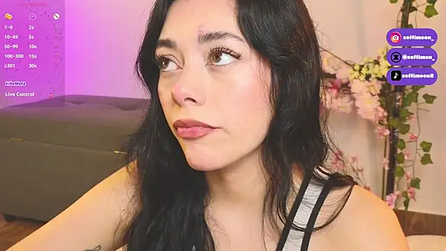 Snapshot of Soffimoon_ chatting on October 2025 02:40:02 AM Soffimoon online show from October 2025 02:40:02 AM