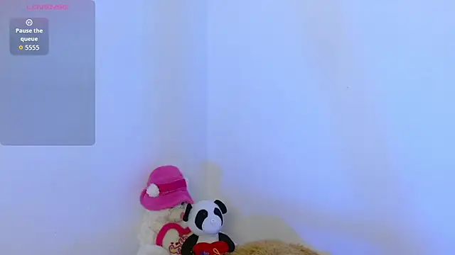 yulissa18 online show from October 2025 07:22:01 PM