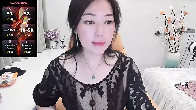 Snapshot of Crystal_Wings chatting on September 2025 02:06:02 PM Crystal Wings online show from September 2025 02:06:02 PM