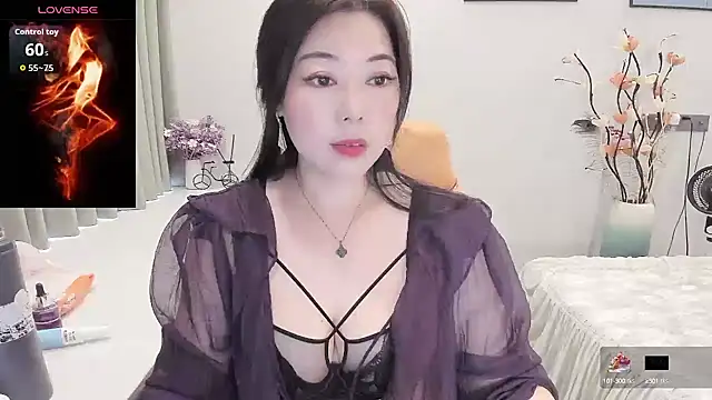 Snapshot of Crystal_Wings chatting on September 2025 01:16:01 AM Crystal Wings online show from September 2025 01:16:01 AM