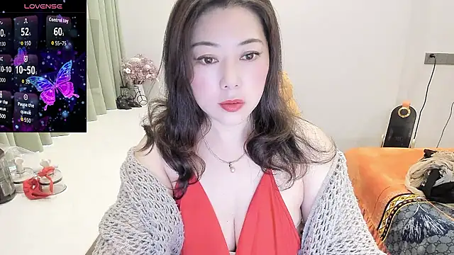 Snapshot of Crystal_Wings chatting on January 2026 01:20:01 AM Crystal Wings online show from January 2026 01:20:01 AM