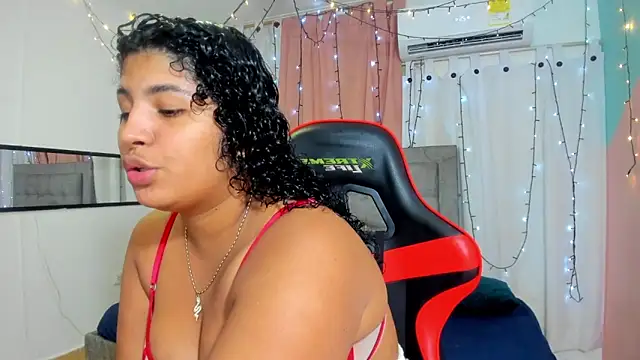 Snapshot of valentina_0_ chatting on February 2025 03:37:02 AM valentina 0 online show from February 2025 03:37:02 AM