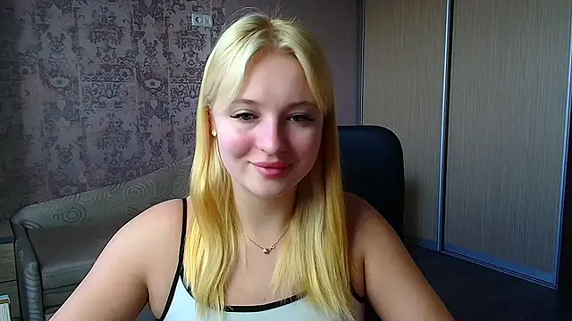Snapshot of Milka_kiss_ chatting on March 2026 12:42:02 PM Milka kiss online show from March 2026 12:42:02 PM