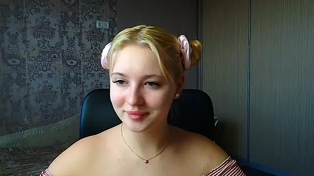 Snapshot of Milka_kiss_ chatting on March 2026 11:49:02 AM Milka kiss online show from March 2026 11:49:02 AM