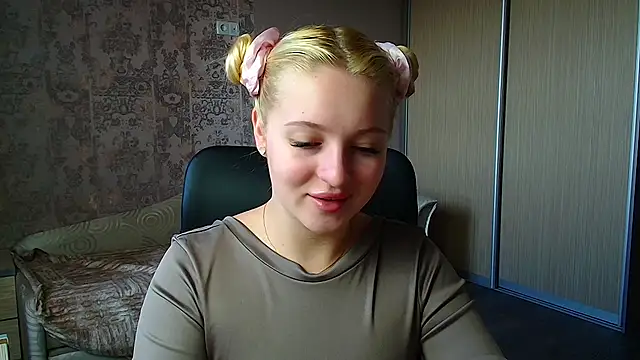 Snapshot of Milka_kiss_ chatting on March 2026 11:58:02 AM Milka kiss online show from March 2026 11:58:02 AM