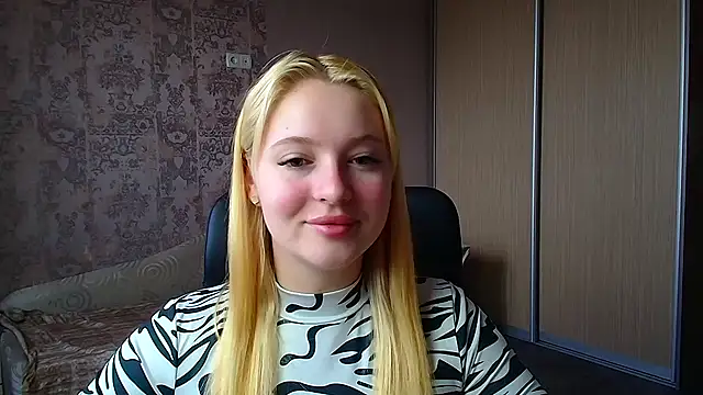 Snapshot of Milka_kiss_ chatting on March 2026 10:41:01 AM Milka kiss online show from March 2026 10:41:01 AM