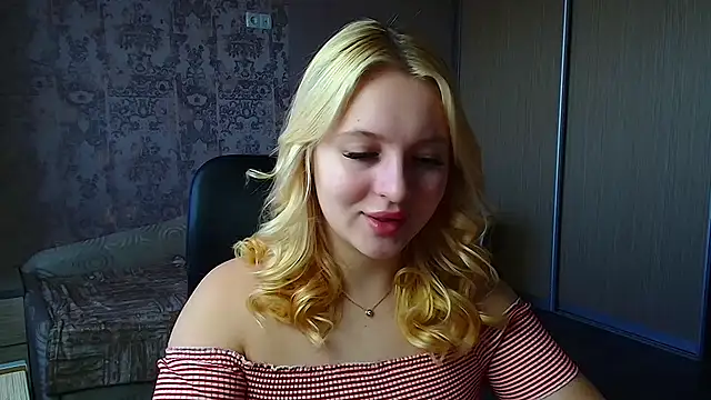 Snapshot of Milka_kiss_ chatting on April 2026 11:08:01 AM Milka kiss online show from April 2026 11:08:01 AM