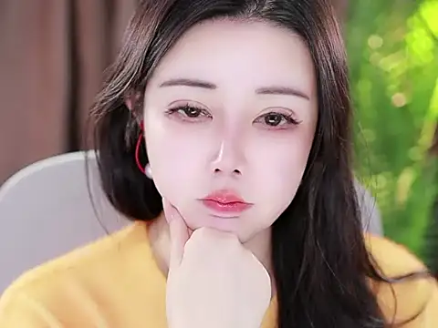 Snapshot of Qiaoqiao_ chatting on January 2025 05:13:01 PM Qiaoqiao online show from January 2025 05:13:01 PM