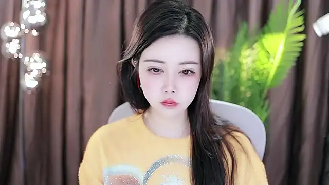 Snapshot of Qiaoqiao_ chatting on February 2025 10:15:02 AM Qiaoqiao online show from February 2025 10:15:02 AM