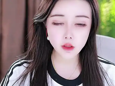 Snapshot of Qiaoqiao_ chatting on February 2025 04:35:01 PM Qiaoqiao online show from February 2025 04:35:01 PM