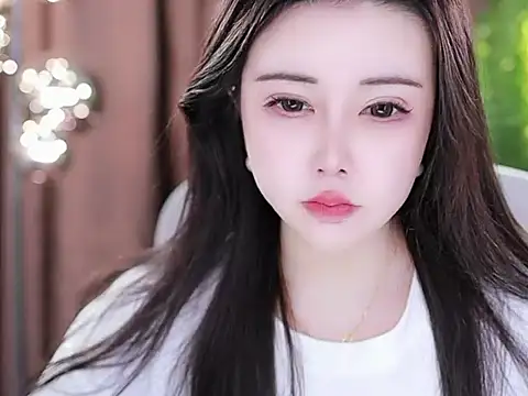 Snapshot of Qiaoqiao_ chatting on February 2025 07:38:01 PM Qiaoqiao online show from February 2025 07:38:01 PM