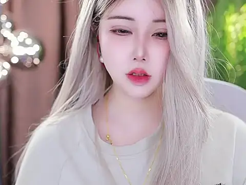 Snapshot of Qiaoqiao_ chatting on February 2025 07:12:02 AM Qiaoqiao online show from February 2025 07:12:02 AM