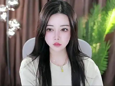 Snapshot of Qiaoqiao_ chatting on February 2025 05:04:02 PM Qiaoqiao online show from February 2025 05:04:02 PM