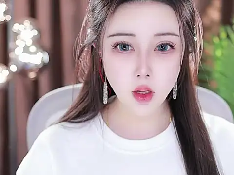 Snapshot of Qiaoqiao_ chatting on March 2025 04:14:01 PM Qiaoqiao online show from March 2025 04:14:01 PM