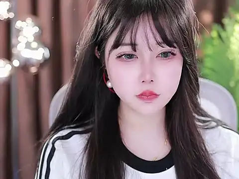 Snapshot of Qiaoqiao_ chatting on March 2025 11:07:01 AM Qiaoqiao online show from March 2025 11:07:01 AM