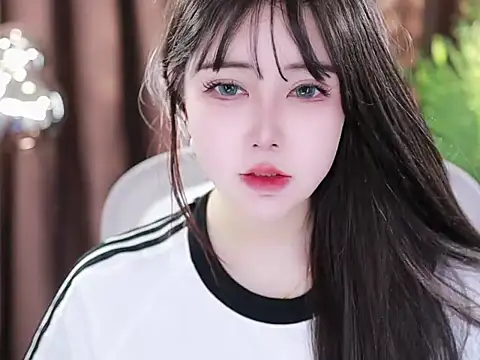 Snapshot of Qiaoqiao_ chatting on March 2025 07:49:02 AM Qiaoqiao online show from March 2025 07:49:02 AM