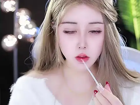 Snapshot of Qiaoqiao_ chatting on March 2025 04:14:02 PM Qiaoqiao online show from March 2025 04:14:02 PM