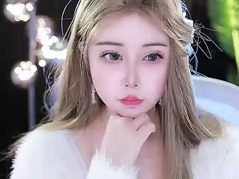 Snapshot of Qiaoqiao_ chatting on March 2025 04:18:01 PM Qiaoqiao online show from March 2025 04:18:01 PM