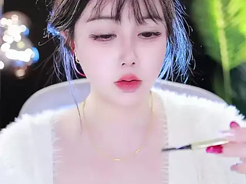 Snapshot of Qiaoqiao_ chatting on March 2025 05:59:02 PM Qiaoqiao online show from March 2025 05:59:02 PM