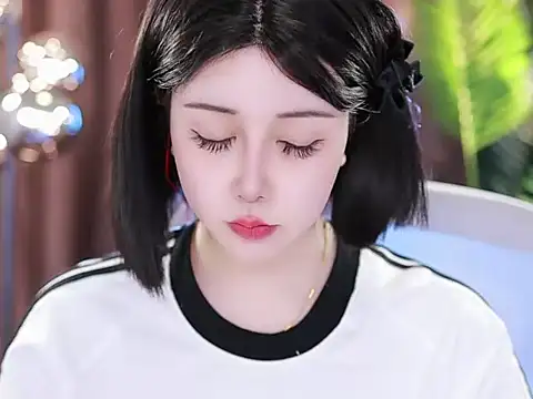 Snapshot of Qiaoqiao_ chatting on March 2025 12:25:01 PM Qiaoqiao online show from March 2025 12:25:01 PM