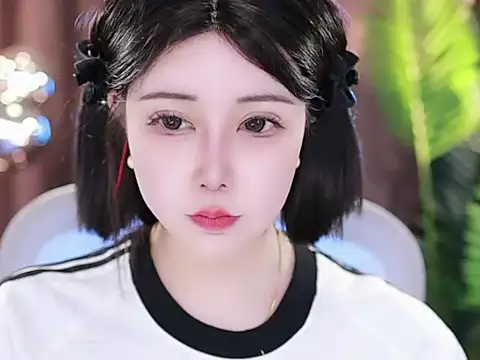 Snapshot of Qiaoqiao_ chatting on March 2025 06:47:01 PM Qiaoqiao online show from March 2025 06:47:01 PM