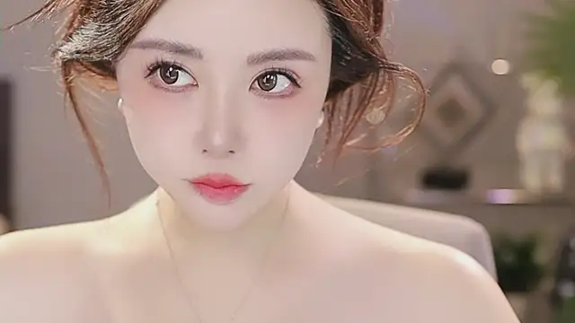 Snapshot of Qiaoqiao_ chatting on January 2026 03:27:01 PM Qiaoqiao online show from January 2026 03:27:01 PM