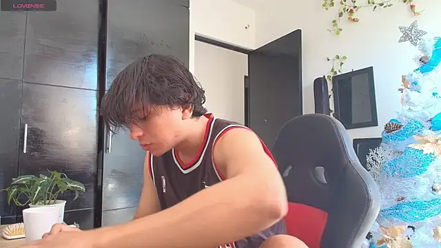 Haruto2001 online show from December 2024 03:53:02 PM