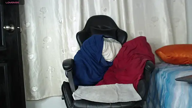 Snapshot of tizziano_castillo_ chatting on January 2025 12:11:01 AM tizziano castillo online show from January 2025 12:11:01 AM